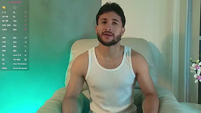 Snapshot of Valentinoford chatting on 02/12/25, 12:05 Valentinoford online show from 02/12/25, 12:05