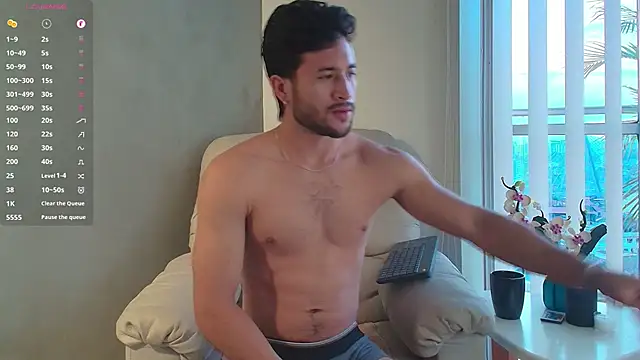 Snapshot of Valentinoford chatting on 02/26/25, 11:04 Valentinoford online show from 02/26/25, 11:04