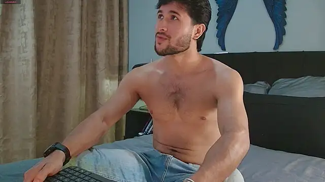 Snapshot of Valentinoford chatting on 02/24/26, 10:30 Valentinoford online show from 02/24/26, 10:30