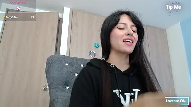 Snapshot of evatits_1 chatting on 02/11/25, 03:18 evatits 1 online show from 02/11/25, 03:18