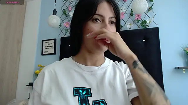 evatits 1 online show from 12/14/25, 01:27