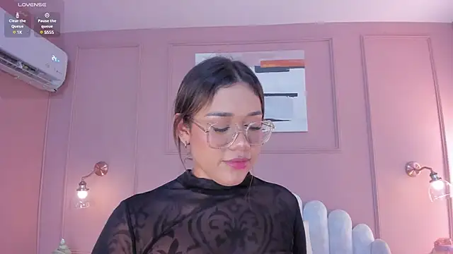 Snapshot of mara_brooks chatting on 03/12/25, 07:06 mara brooks online show from 03/12/25, 07:06