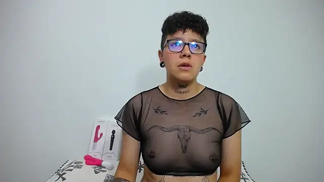 Snapshot of alex_noa chatting on 02/21/25, 10:26 alex noa online show from 02/21/25, 10:26