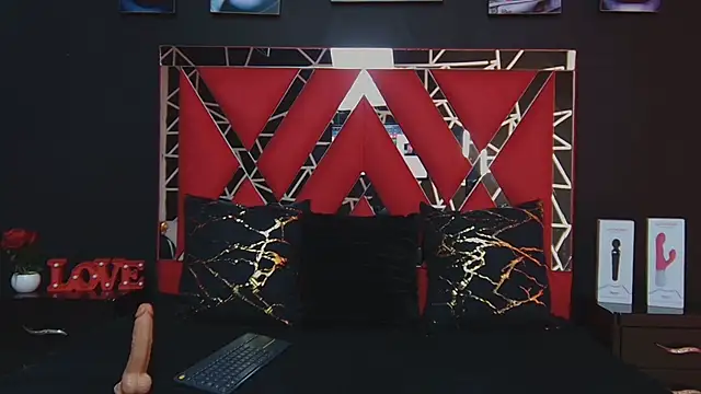 Snapshot of alex_noa chatting on 03/05/25, 10:32 alex noa online show from 03/05/25, 10:32