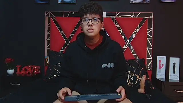 Snapshot of alex_noa chatting on 03/07/25, 01:53 alex noa online show from 03/07/25, 01:53