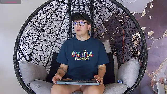 Snapshot of alex_noa chatting on 09/24/25, 07:50 alex noa online show from 09/24/25, 07:50