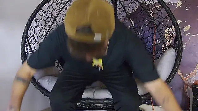 Snapshot of alex_noa chatting on 10/10/25, 07:24 alex noa online show from 10/10/25, 07:24