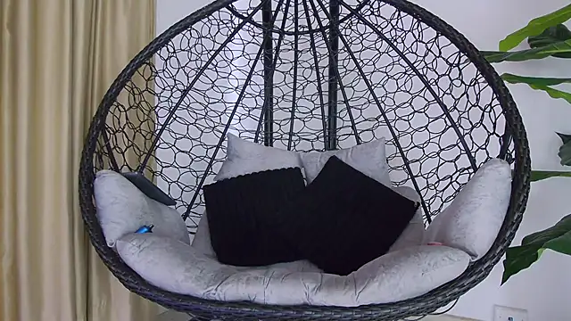 Snapshot of alex_noa chatting on 10/18/25, 07:47 alex noa online show from 10/18/25, 07:47