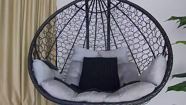 Snapshot of alex_noa chatting on 10/31/25, 05:14 alex noa online show from 10/31/25, 05:14