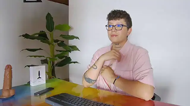 Snapshot of alex_noa chatting on 11/07/25, 07:36 alex noa online show from 11/07/25, 07:36