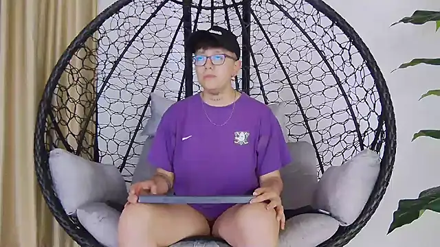 Snapshot of alex_noa chatting on 11/15/25, 07:21 alex noa online show from 11/15/25, 07:21