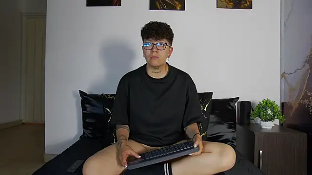 alex noa online show from 05/01/26, 07:07