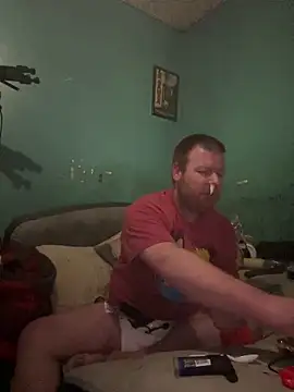 Snapshot of Diaperking916 chatting on 03/20/25, 01:24 Diaperking916 online show from 03/20/25, 01:24