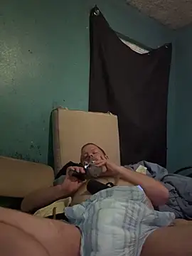 Snapshot of Diaperking916 chatting on 09/19/25, 03:19 Diaperking916 online show from 09/19/25, 03:19