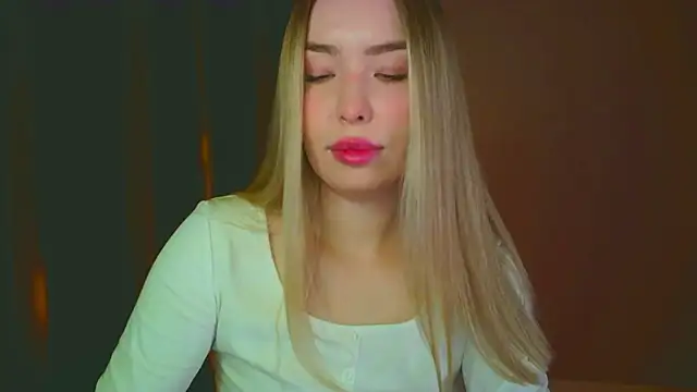 Snapshot of mia_raspberrie chatting on 01/07/25, 02:42 mia raspberrie online show from 01/07/25, 02:42