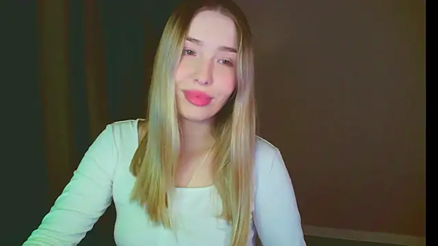 Snapshot of mia_raspberrie chatting on 01/21/25, 08:00 mia raspberrie online show from 01/21/25, 08:00