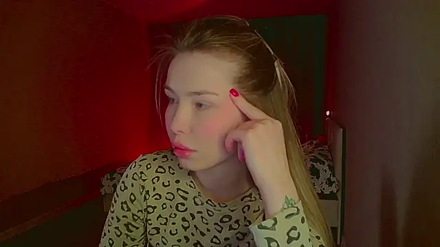 Snapshot of mia_raspberrie chatting on 03/21/25, 07:02 mia raspberrie online show from 03/21/25, 07:02