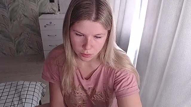Snapshot of MelissaXKinky chatting on 10/19/25, 06:25 MelissaXKinky online show from 10/19/25, 06:25