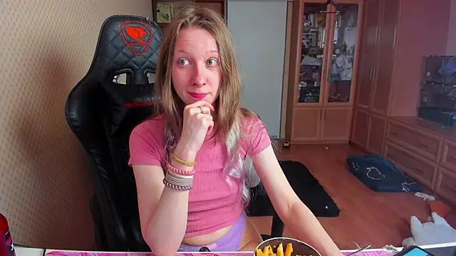 Snapshot of cutieMila chatting on 02/10/26, 11:03 cutieMila online show from 02/10/26, 11:03