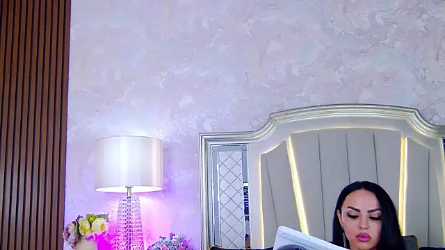 Snapshot of Issadorra chatting on 02/16/25, 05:59 Issadorra online show from 02/16/25, 05:59