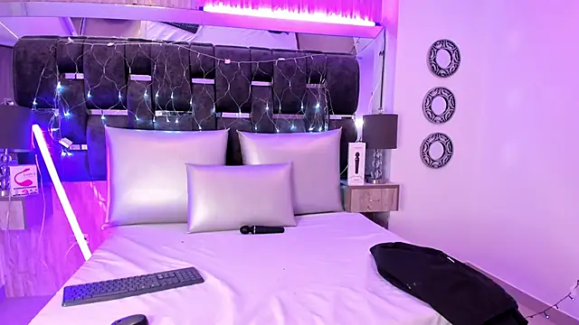 Charlotte Myers online show from 01/31/25, 12:07