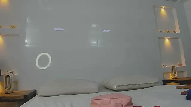 Snapshot of Dalia-Prada chatting on 03/25/26, 03:45 Dalia-Prada online show from 03/25/26, 03:45