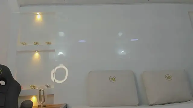 Snapshot of Dalia-Prada chatting on 04/16/26, 03:29 Dalia-Prada online show from 04/16/26, 03:29
