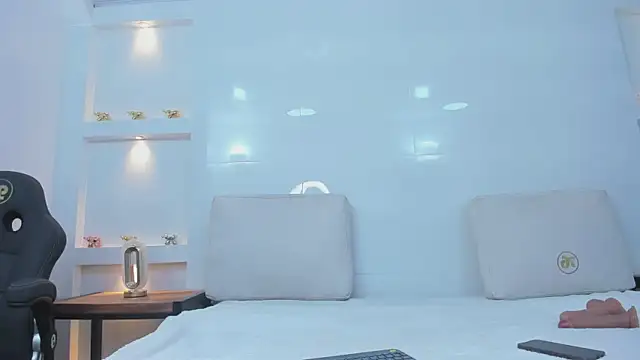 Snapshot of Dalia-Prada chatting on 04/20/26, 03:42 Dalia-Prada online show from 04/20/26, 03:42