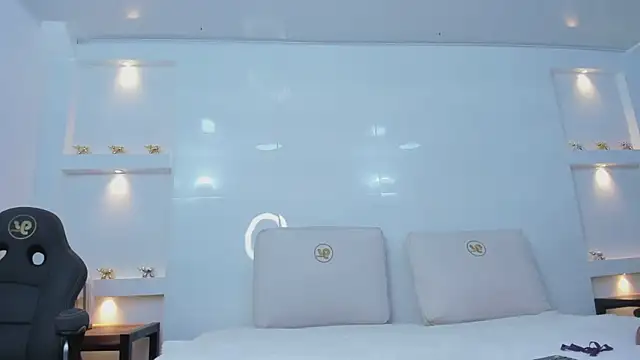 Snapshot of Dalia-Prada chatting on 04/23/26, 03:52 Dalia-Prada online show from 04/23/26, 03:52