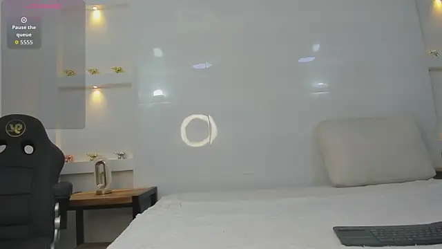 Snapshot of Dalia-Prada chatting on 04/30/26, 04:19 Dalia-Prada online show from 04/30/26, 04:19