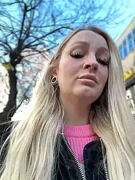 Snapshot of Teya_moon_ chatting on 12/03/24, 10:39 Teya moon  online show from 12/03/24, 10:39