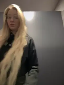 Snapshot of Teya_moon_ chatting on 01/06/25, 11:51 Teya moon  online show from 01/06/25, 11:51