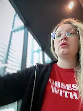 Snapshot of Teya_moon_ chatting on 02/26/25, 12:47 Teya moon  online show from 02/26/25, 12:47