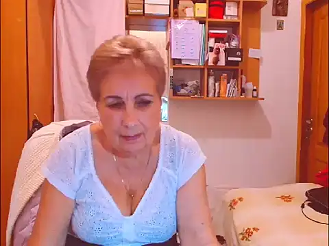 Victoria5643 online show from 09/25/25, 04:43