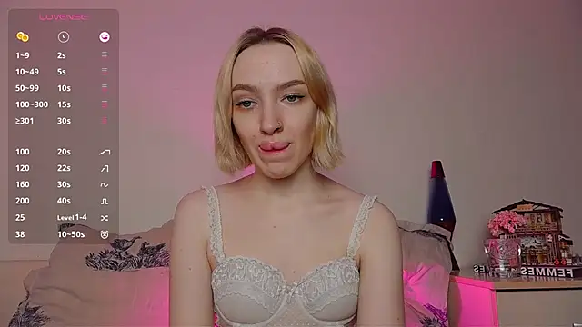 Snapshot of cheryl_mason chatting on 12/06/24, 11:36 cheryl mason online show from 12/06/24, 11:36