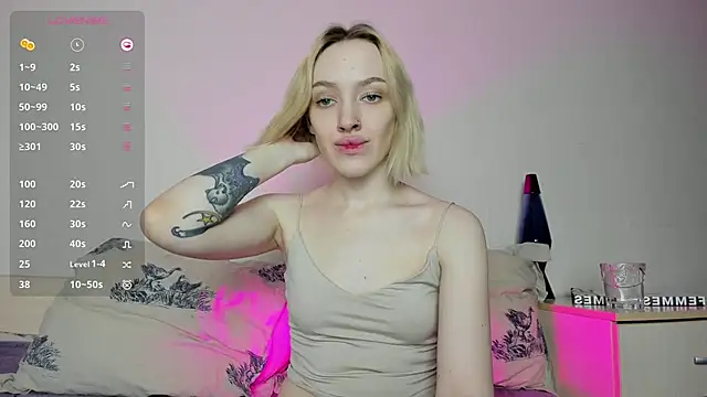 Snapshot of cheryl_mason chatting on 12/17/24, 12:12 cheryl mason online show from 12/17/24, 12:12