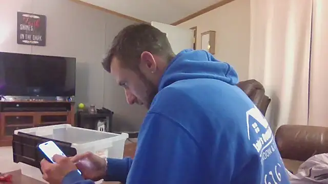 Snapshot of HungStud4You chatting on 01/08/25, 03:08 HungStud4You online show from 01/08/25, 03:08