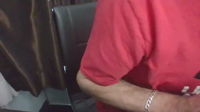 Snapshot of HungStud4You chatting on 11/10/25, 04:11 HungStud4You online show from 11/10/25, 04:11