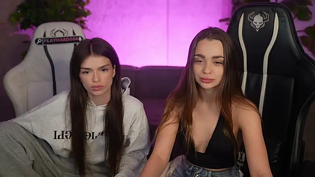 Snapshot of Lana_Pulse chatting on 04/01/26, 06:27 Lana Pulse online show from 04/01/26, 06:27