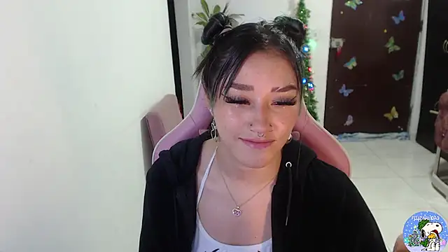 littleangel1 m online show from 12/22/25, 10:07