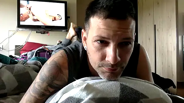 Snapshot of goroasroma90 chatting on 03/31/26, 10:15 goroasroma90 online show from 03/31/26, 10:15