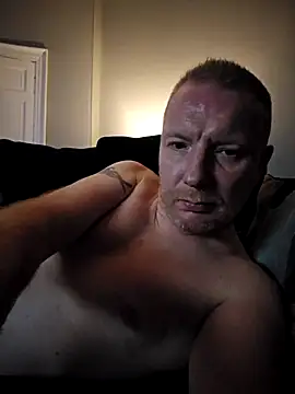 Snapshot of walker1979 chatting on 12/19/25, 10:17 walker1979 online show from 12/19/25, 10:17