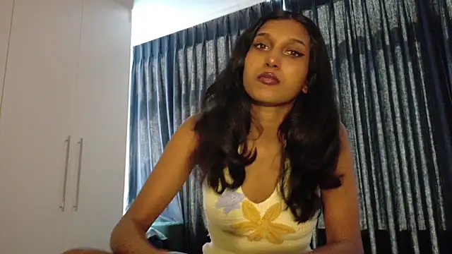 Snapshot of kawaiibabypie1 chatting on 12/15/25, 12:53 kawaiibabypie1 online show from 12/15/25, 12:53