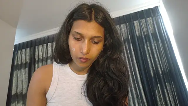 Snapshot of kawaiibabypie1 chatting on 12/20/25, 02:24 kawaiibabypie1 online show from 12/20/25, 02:24