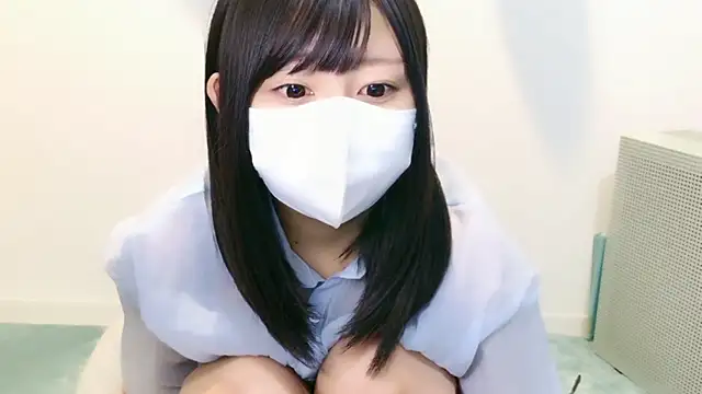 Snapshot of YUTSU_KI chatting on 11/14/25, 09:24 YUTSU KI online show from 11/14/25, 09:24