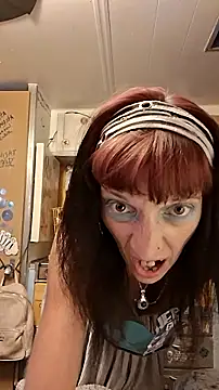whitetrashdirtyslut online show from 06/10/26, 11:09