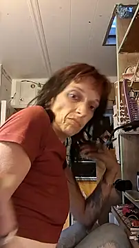 whitetrashdirtyslut online show from 06/17/26, 12:07