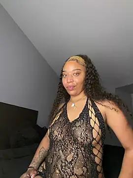 Snapshot of Therealaaliyahnichols chatting on 06/15/26, 02:14 Therealaaliyahnichols online show from 06/15/26, 02:14