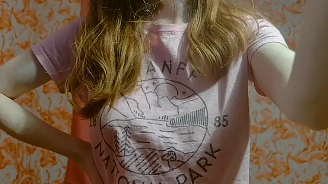 strawberrysmoothie online show from 12/25/24, 04:01