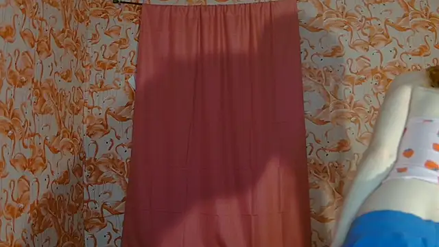 strawberrysmoothie online show from 01/31/25, 01:11